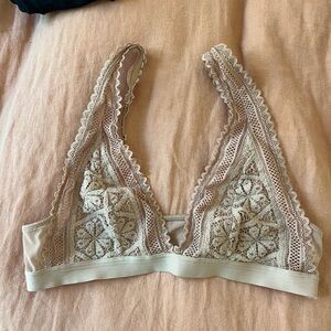 Aerie Cream Lace Bralette with Floral Detailing